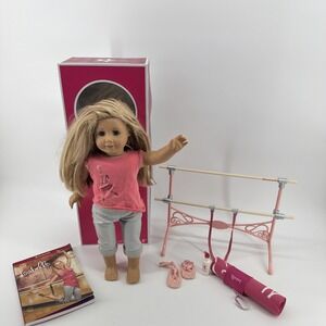 AMERICAN GIRL ISABELLE PALMER GOTY 2014 Lot: Doll, Bar, accessories